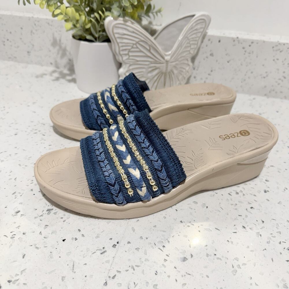 Bzees Sunshine Women's Wedge Sandals Washable Blue Size 8.5 comfort stylish